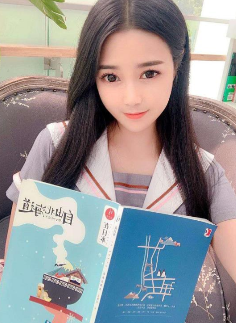 身材发育的倍儿棒的嫩妹